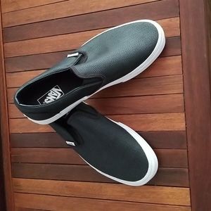 VAN'S MENS LEATHER SLIP ON SKATE SHOE